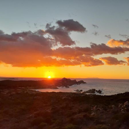 Un Angolo Di Paradiso A Pochi Passi Dal Mare Nel Villaggio Calarossa Isola Rossa Extérieur photo